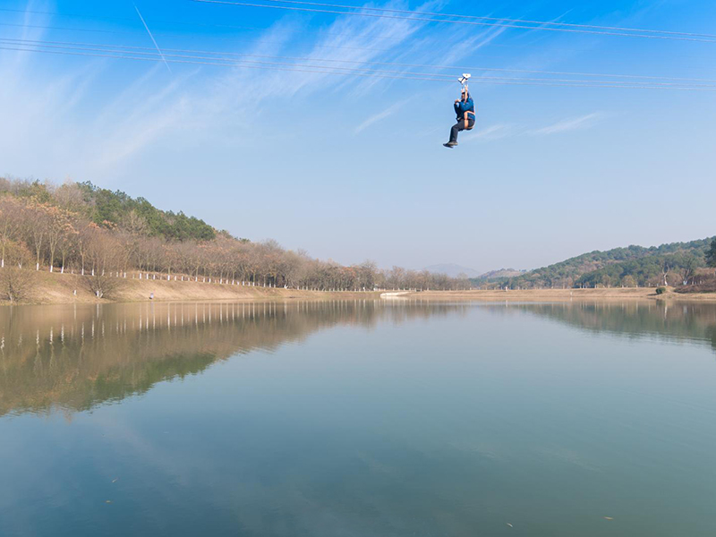 滑索如何搭建？景區(qū)滑索廠(chǎng)家來(lái)解答
